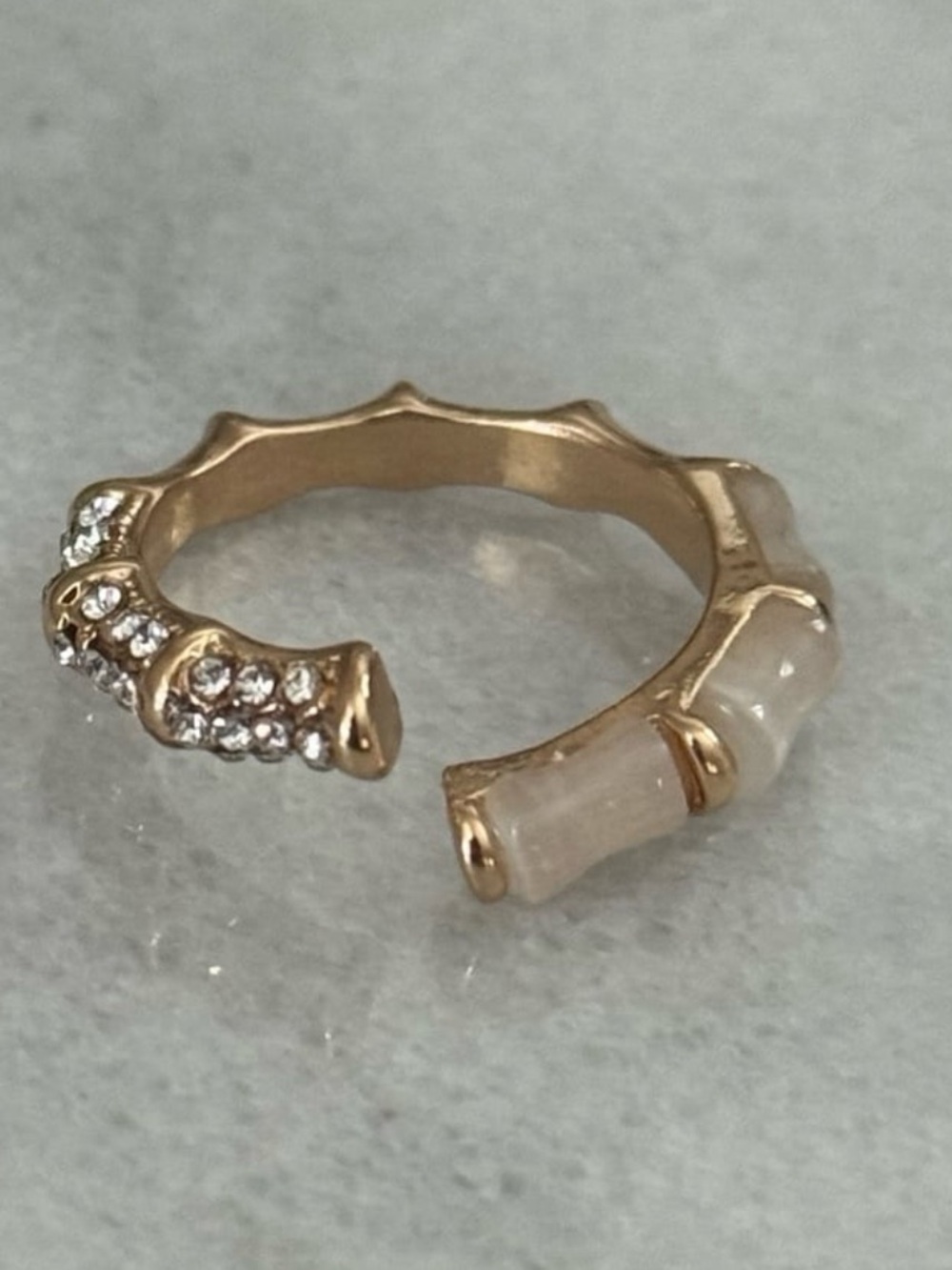 Gold Crystal Bamboo Wrap Wring 

Brand New

Gold Plated Stainless Steel